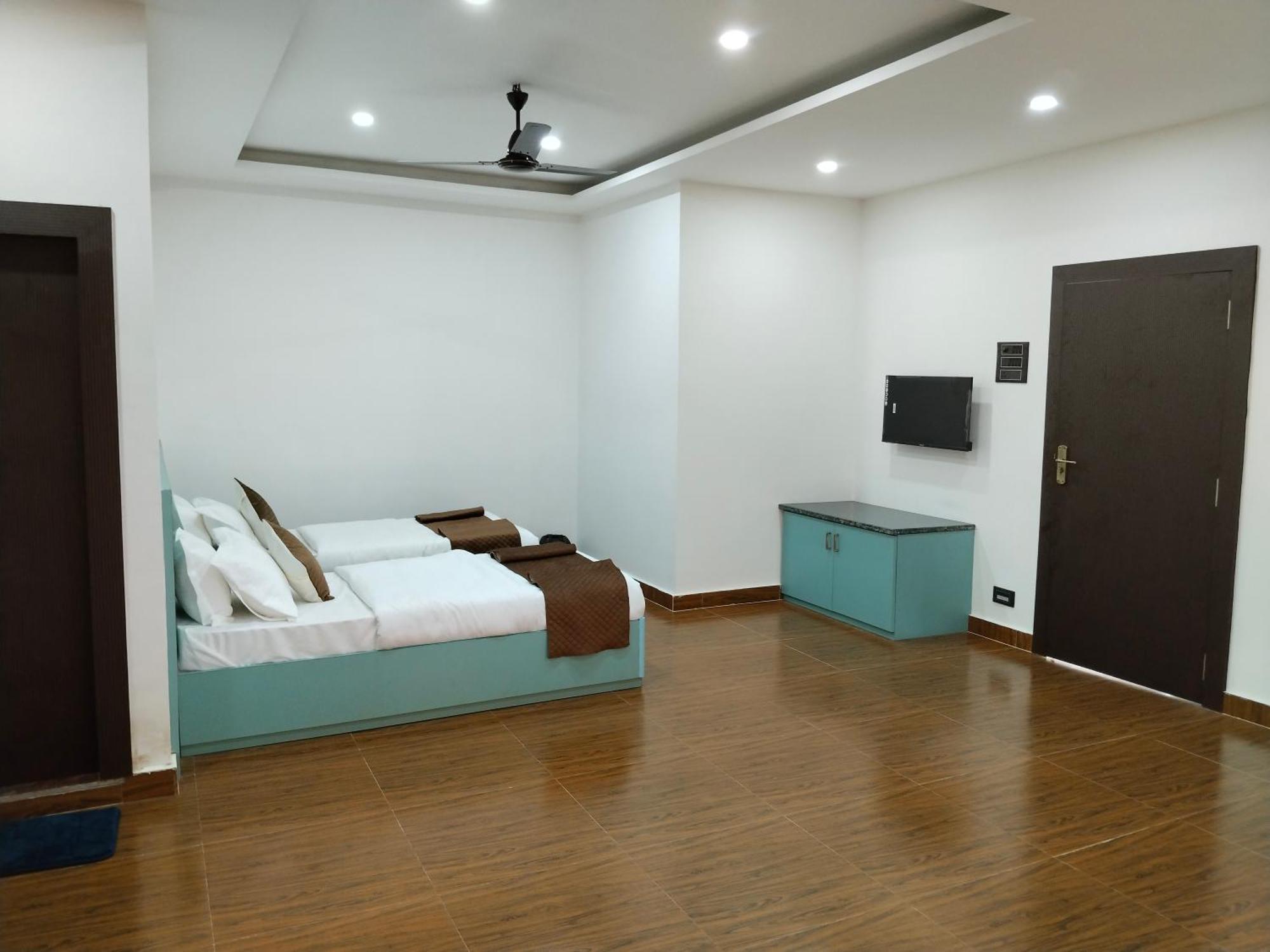 דיברוגר Griha Laxmi Hotel מראה חיצוני תמונה